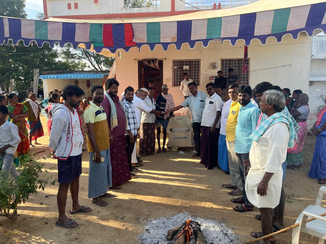 మృతురాలి కుటుంబానికి DNR గారి ఆర్థిక చేయూత