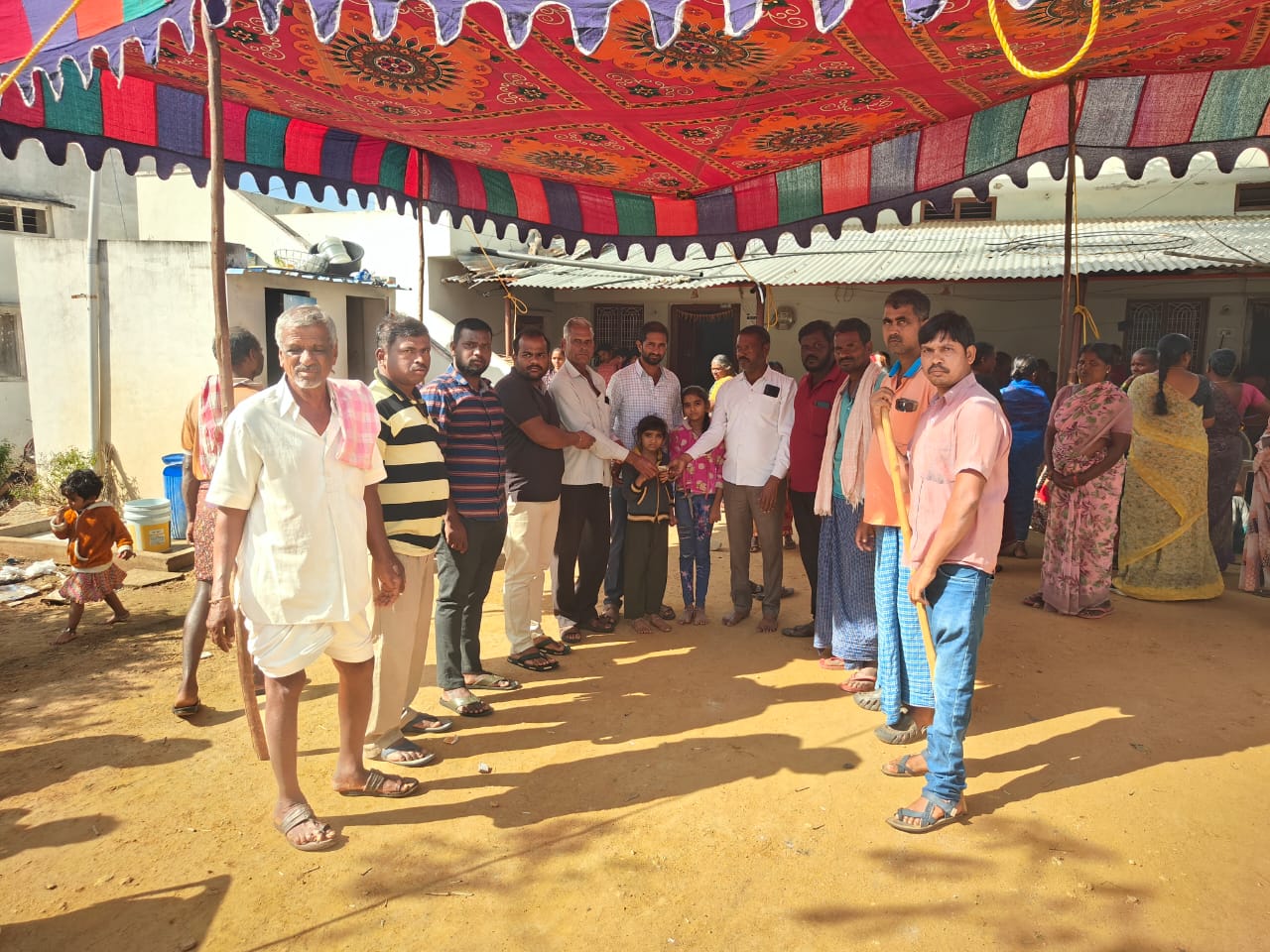 మృతుడి కుటుంబానికి DNR గారి ఆర్థిక చేయూత